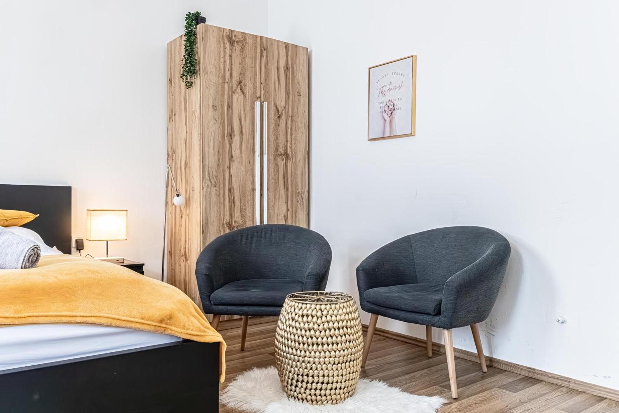 Explore Vienna: 1Br Retreat Near Westbahnhof المظهر الخارجي الصورة